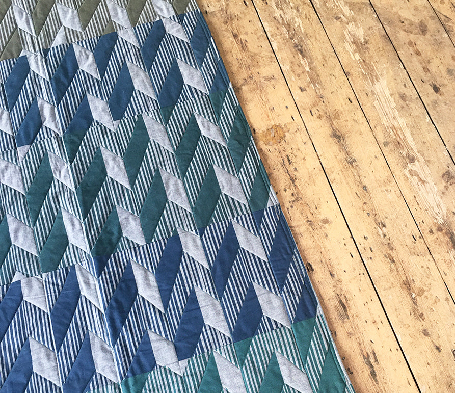 Optic patchwork quilt: Green, Blue